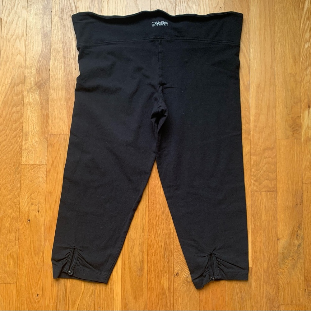 Calvin Klein Black Capris Women’s Large - Picture 3 of 7